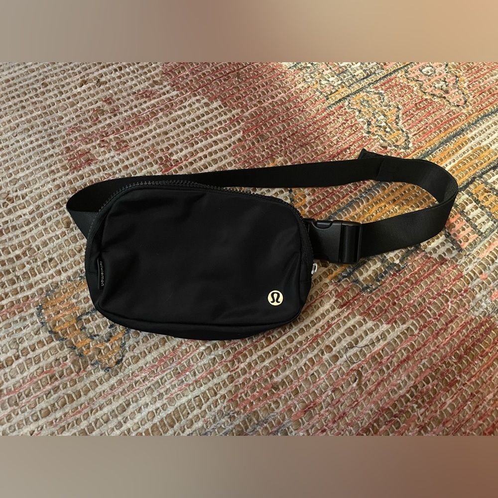 Lululemon Everywhere Belt Bag 1L | Black